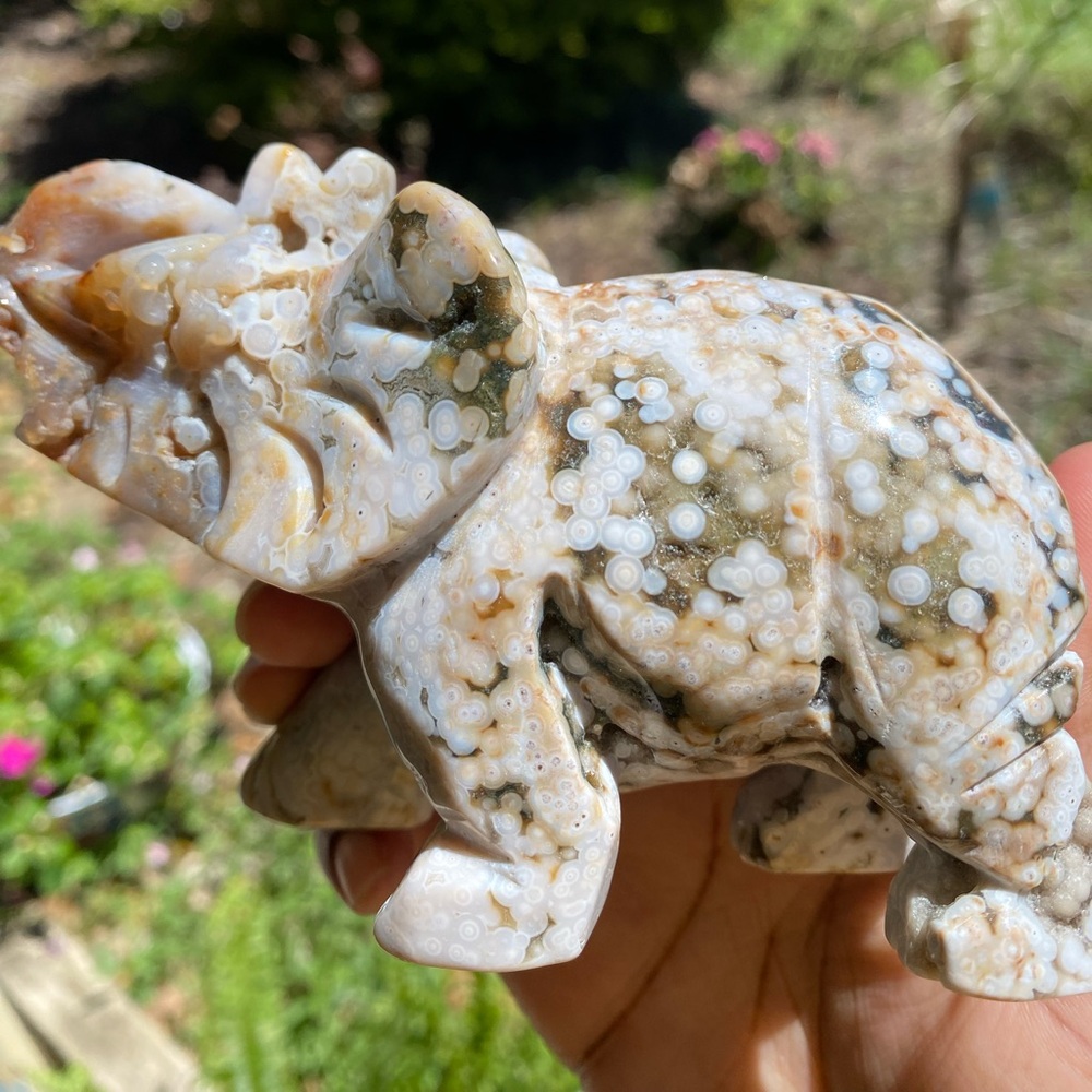 White and Green Orbicular Jasper Elephant Carving - Picture 13 of 13